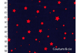 Poussière d'étoiles bleu nuit étoiles rouges dans LINNAMORATA par Couture et Cie